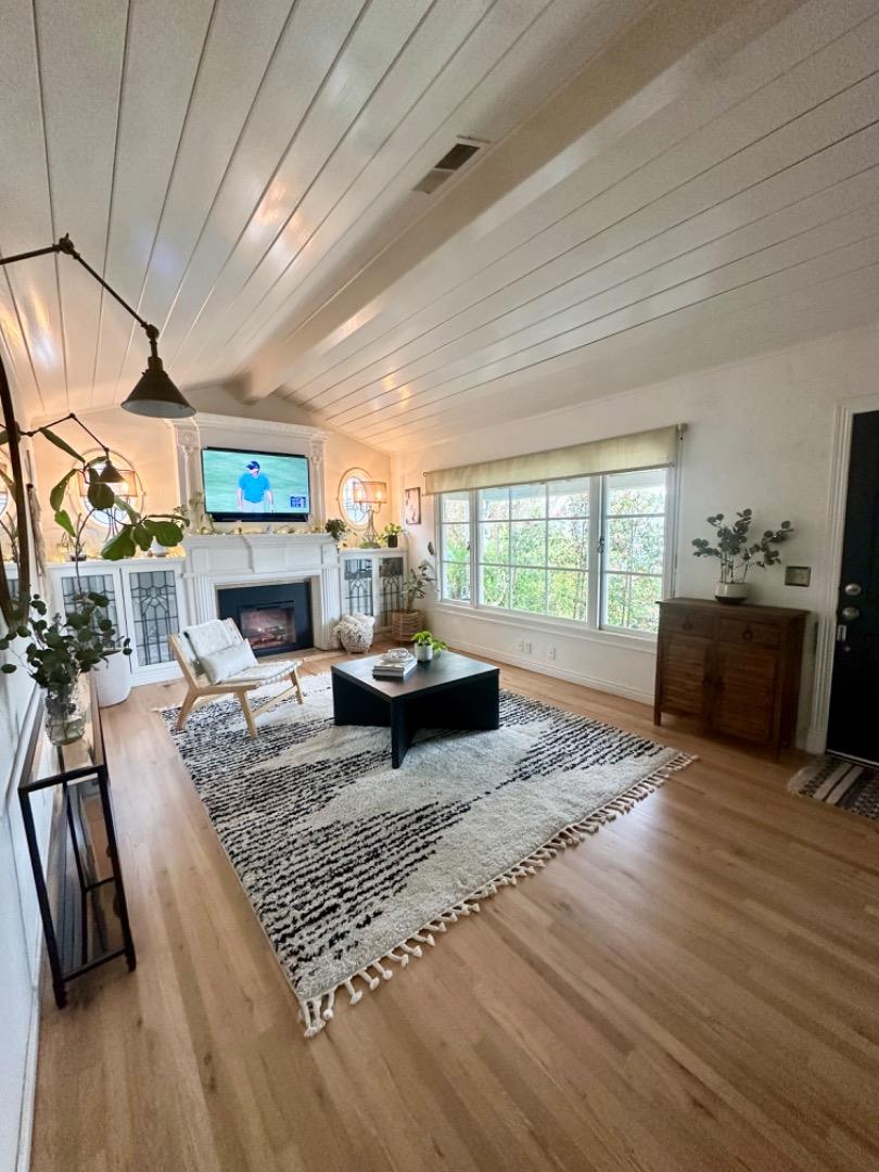 Detail Gallery Image 3 of 18 For 456 King St, Redwood City,  CA 94062 - 3 Beds | 1 Baths