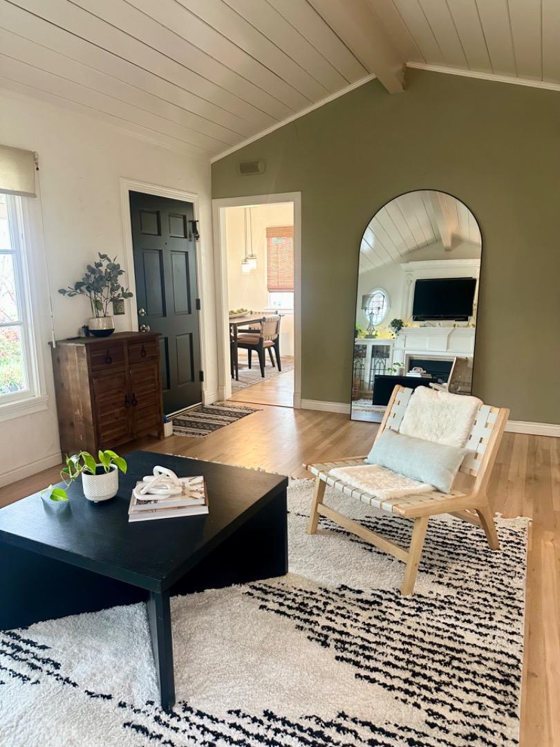 Detail Gallery Image 4 of 18 For 456 King St, Redwood City,  CA 94062 - 3 Beds | 1 Baths