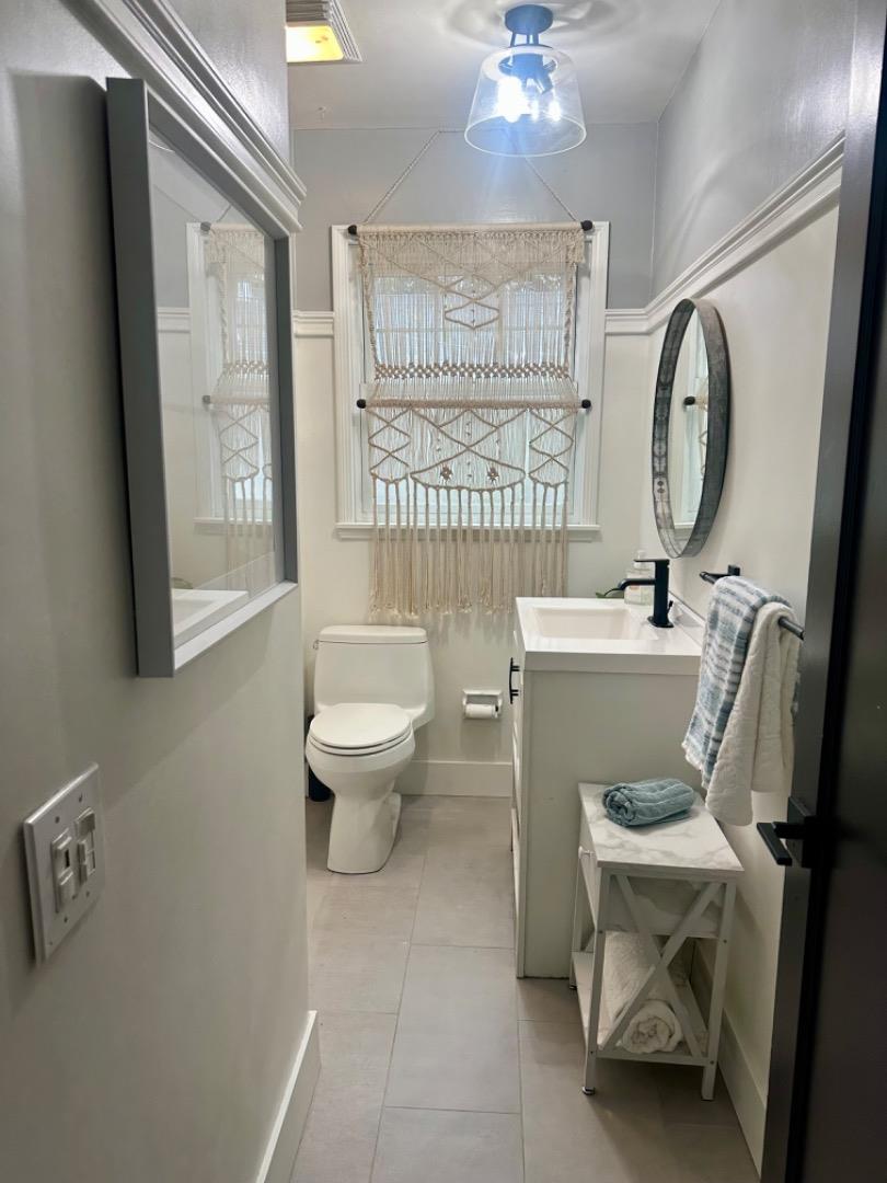 Detail Gallery Image 8 of 18 For 456 King St, Redwood City,  CA 94062 - 3 Beds | 1 Baths