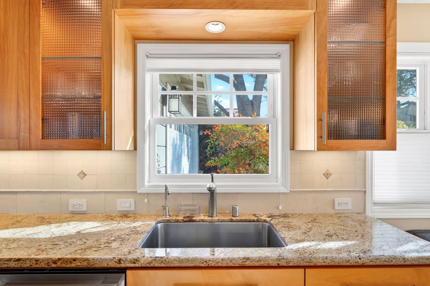 Detail Gallery Image 19 of 50 For 1621 Elm St, San Carlos,  CA 94070 - 3 Beds | 2/1 Baths