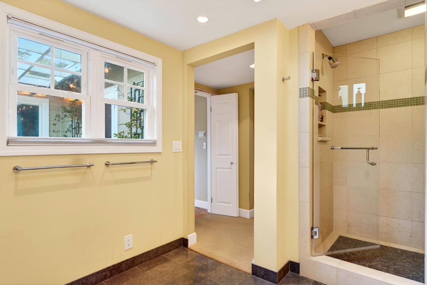 Detail Gallery Image 32 of 50 For 1621 Elm St, San Carlos,  CA 94070 - 3 Beds | 2/1 Baths