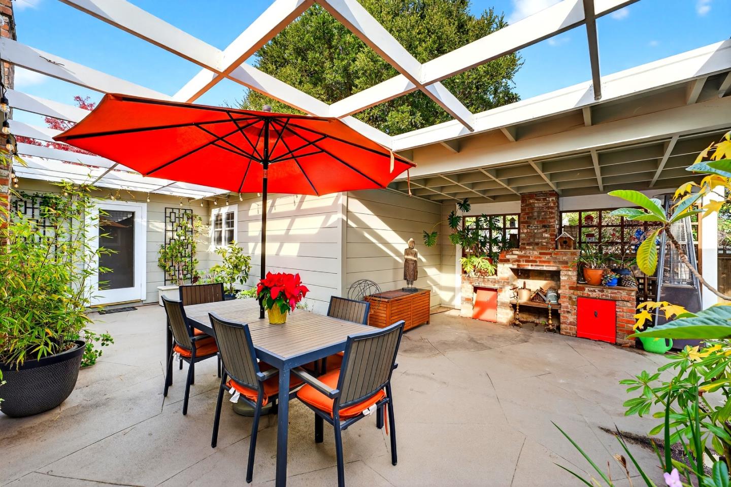 Detail Gallery Image 34 of 50 For 1621 Elm St, San Carlos,  CA 94070 - 3 Beds | 2/1 Baths