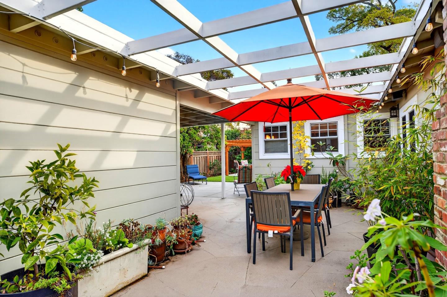 Detail Gallery Image 37 of 50 For 1621 Elm St, San Carlos,  CA 94070 - 3 Beds | 2/1 Baths