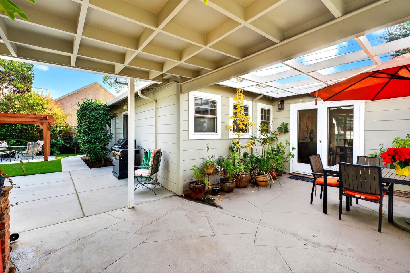 Detail Gallery Image 39 of 50 For 1621 Elm St, San Carlos,  CA 94070 - 3 Beds | 2/1 Baths