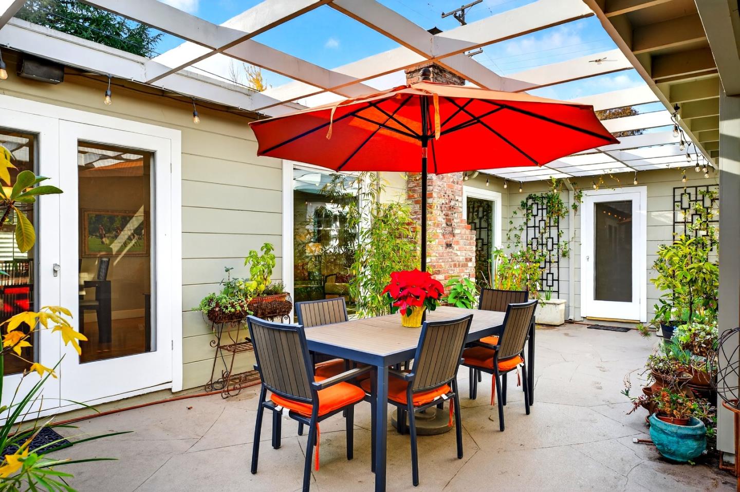 Detail Gallery Image 40 of 50 For 1621 Elm St, San Carlos,  CA 94070 - 3 Beds | 2/1 Baths