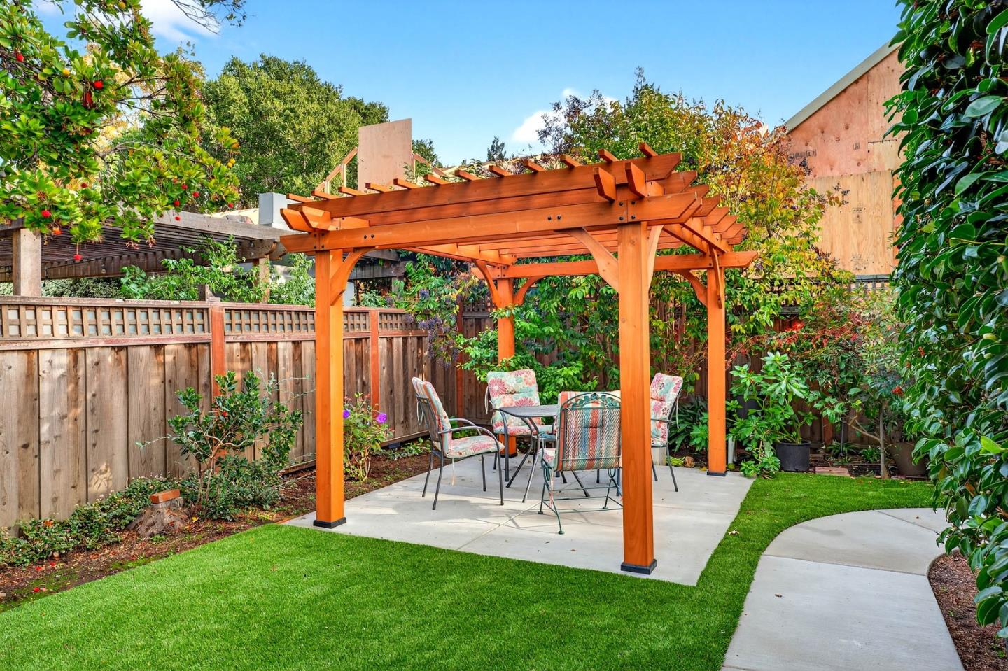 Detail Gallery Image 42 of 50 For 1621 Elm St, San Carlos,  CA 94070 - 3 Beds | 2/1 Baths