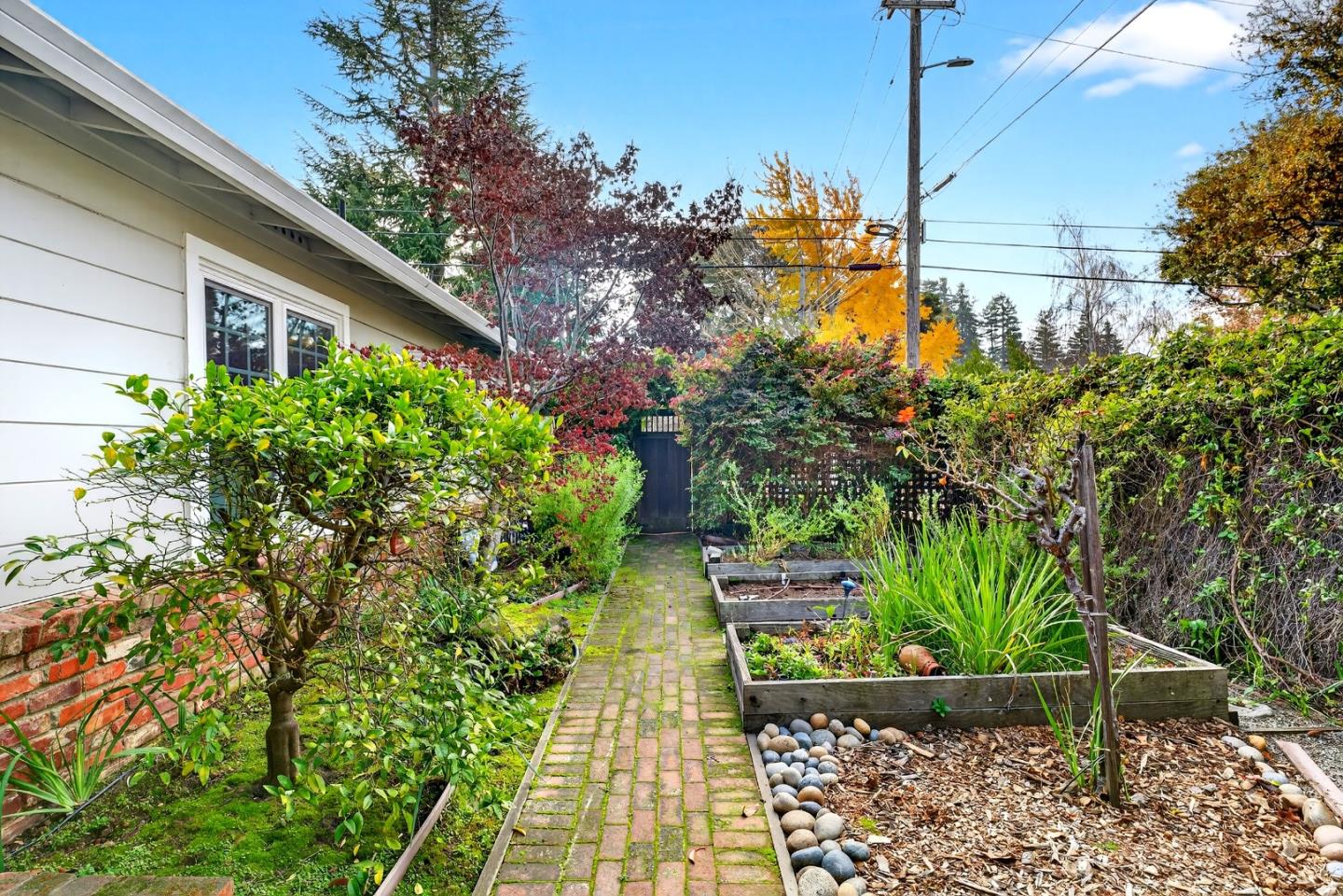 Detail Gallery Image 48 of 50 For 1621 Elm St, San Carlos,  CA 94070 - 3 Beds | 2/1 Baths