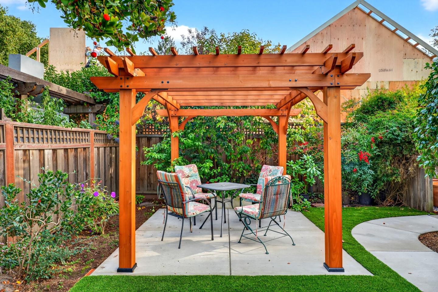 Detail Gallery Image 50 of 50 For 1621 Elm St, San Carlos,  CA 94070 - 3 Beds | 2/1 Baths