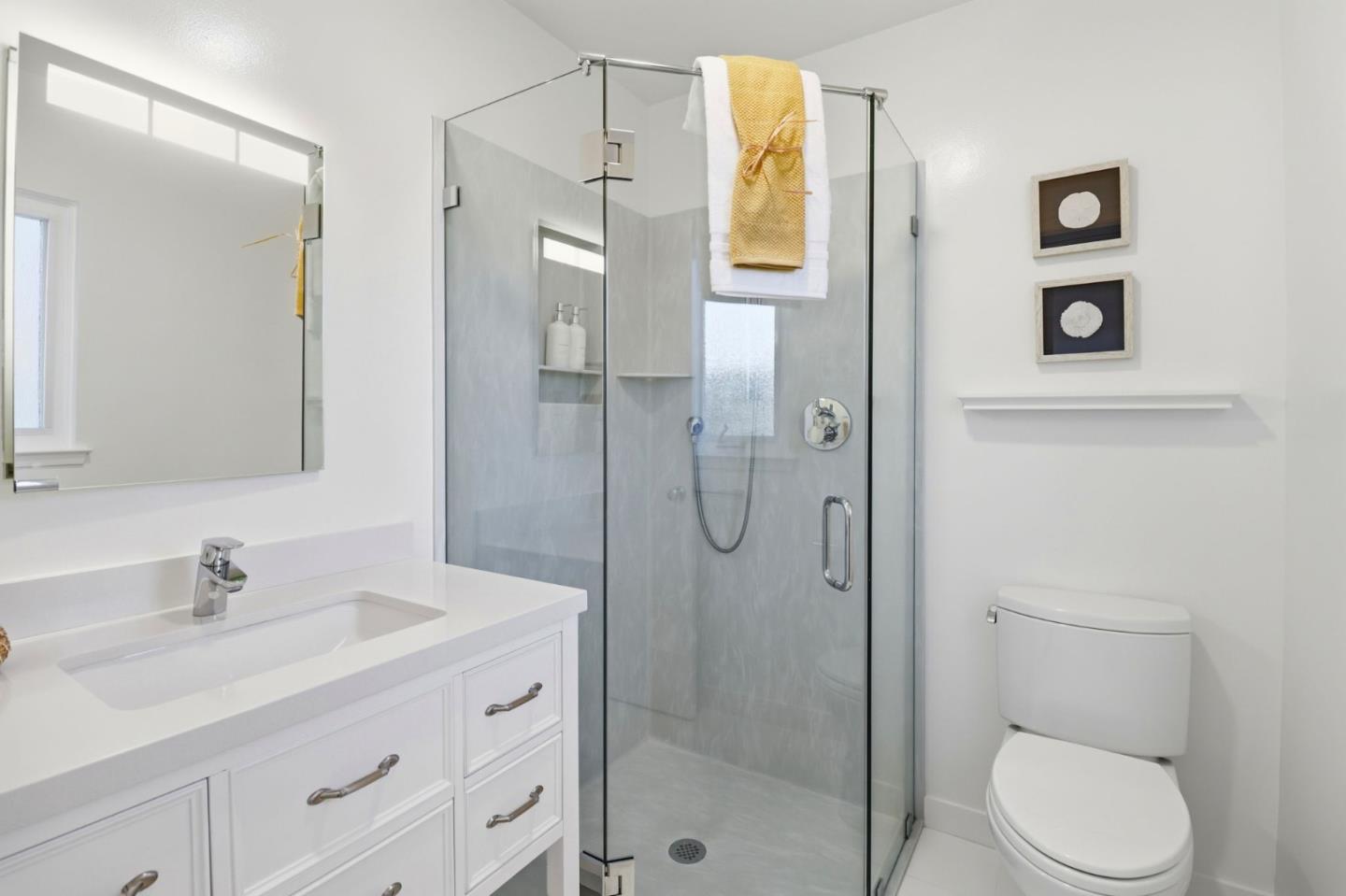 Detail Gallery Image 31 of 59 For 574 Wellington Dr, San Carlos,  CA 94070 - 3 Beds | 2 Baths