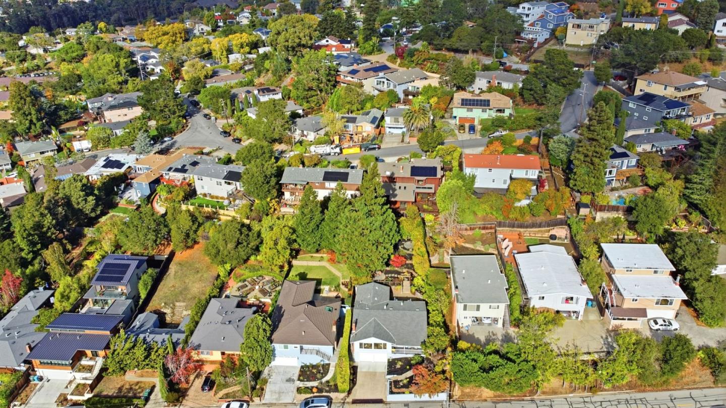 Detail Gallery Image 51 of 59 For 574 Wellington Dr, San Carlos,  CA 94070 - 3 Beds | 2 Baths