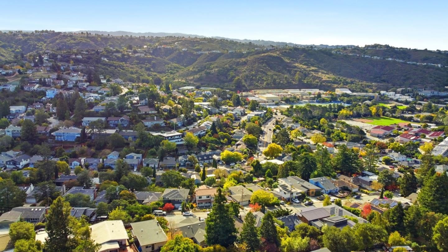 Detail Gallery Image 56 of 59 For 574 Wellington Dr, San Carlos,  CA 94070 - 3 Beds | 2 Baths