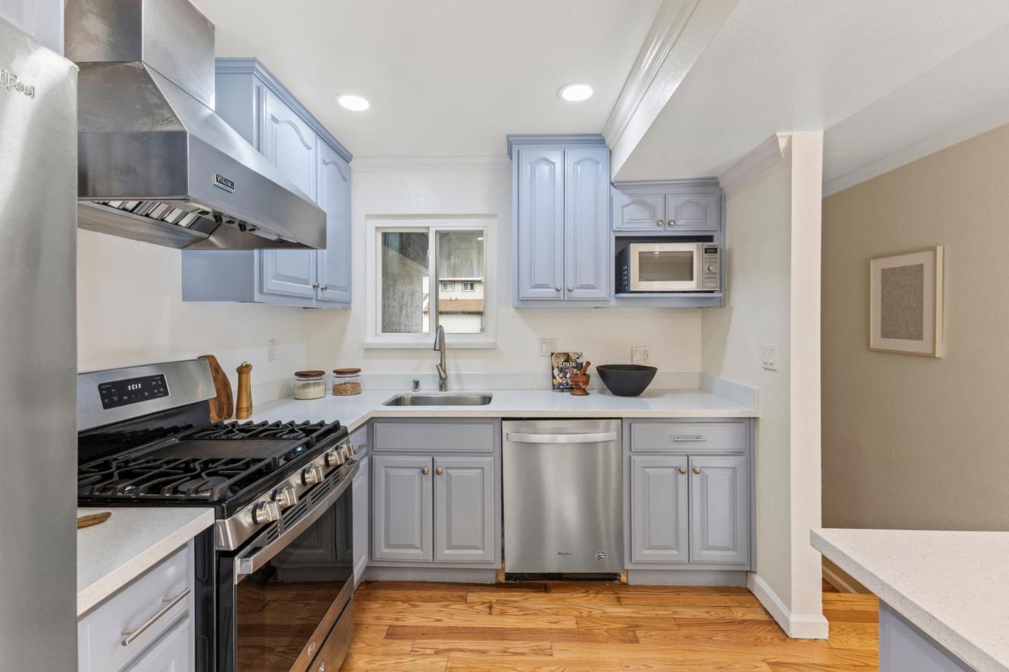 Detail Gallery Image 14 of 39 For 179 Saint Michaels Ct, Daly City,  CA 94015 - 4 Beds | 2/1 Baths