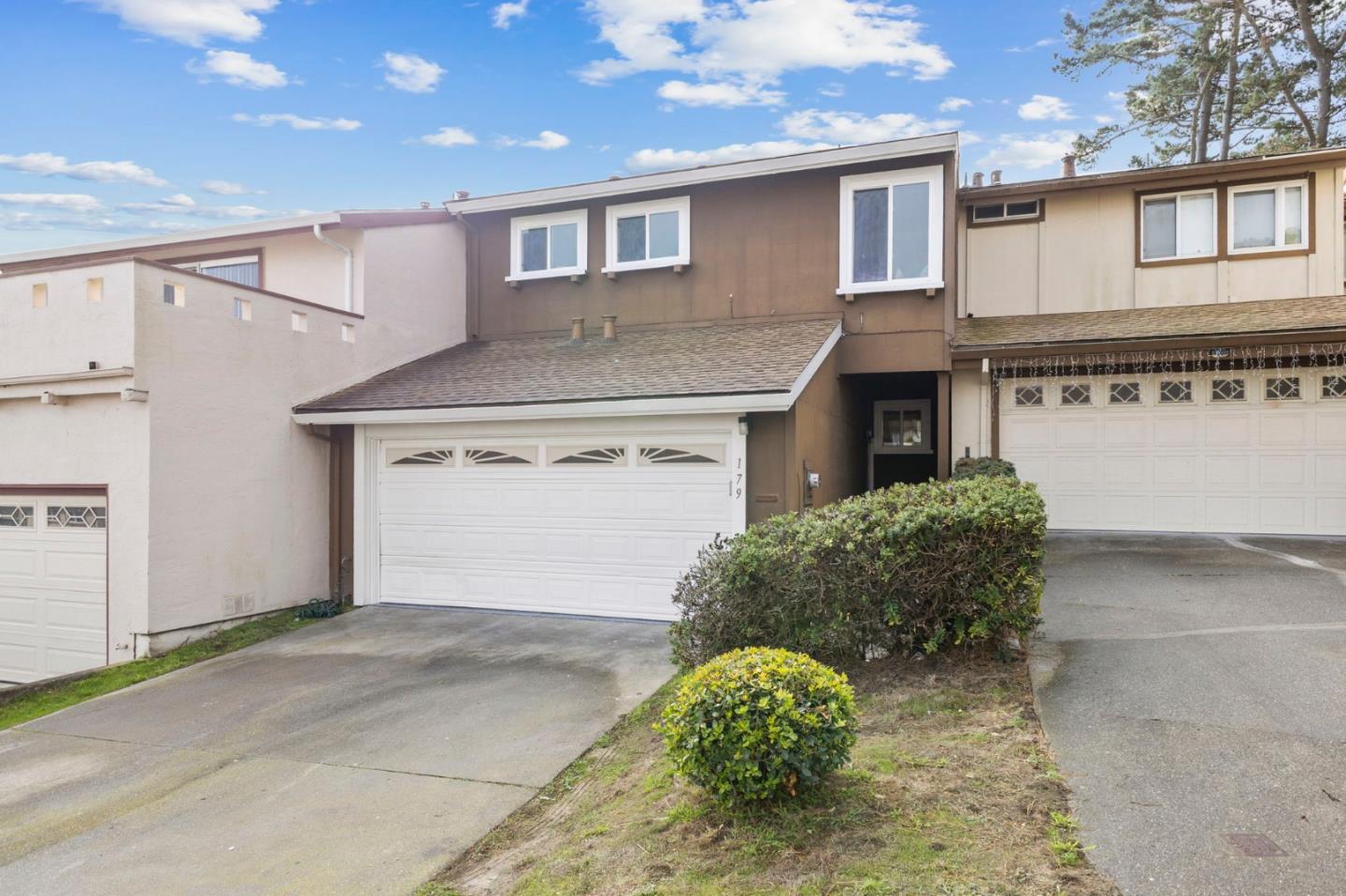 Detail Gallery Image 2 of 39 For 179 Saint Michaels Ct, Daly City,  CA 94015 - 4 Beds | 2/1 Baths