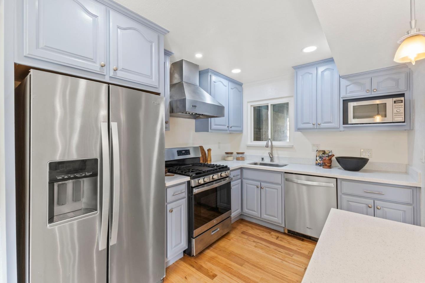 Detail Gallery Image 8 of 39 For 179 Saint Michaels Ct, Daly City,  CA 94015 - 4 Beds | 2/1 Baths