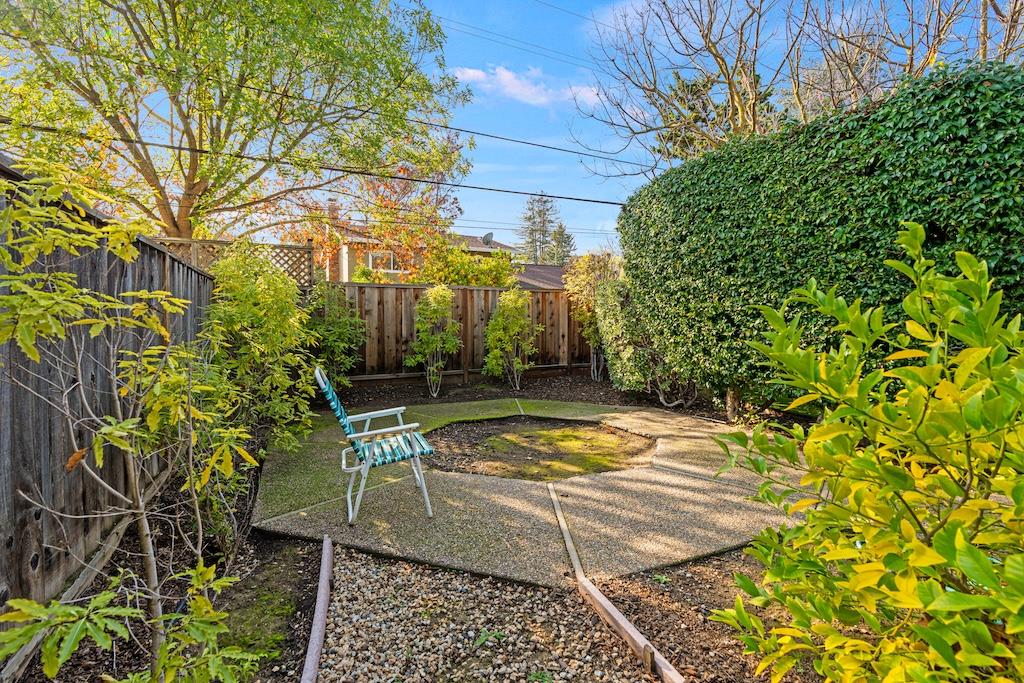 Detail Gallery Image 10 of 12 For 5212 Country Ln, San Jose,  CA 95129 - 4 Beds | 2/1 Baths