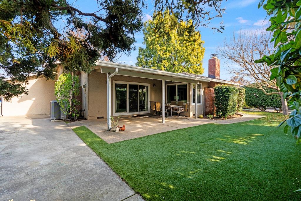 Detail Gallery Image 7 of 12 For 5212 Country Ln, San Jose,  CA 95129 - 4 Beds | 2/1 Baths