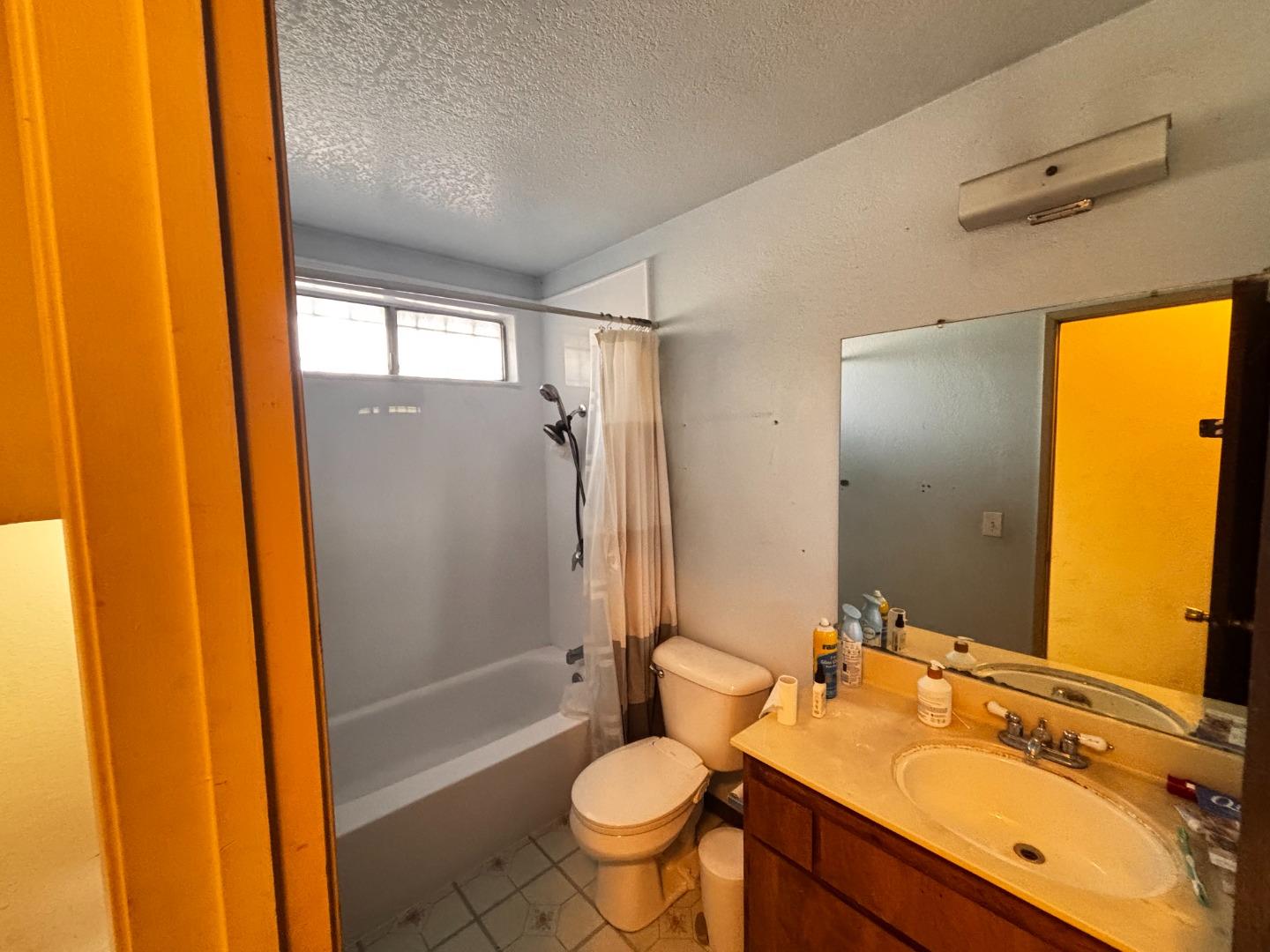 Detail Gallery Image 12 of 14 For 1752 Duffy Way, San Jose,  CA 95116 - 3 Beds | 2/1 Baths