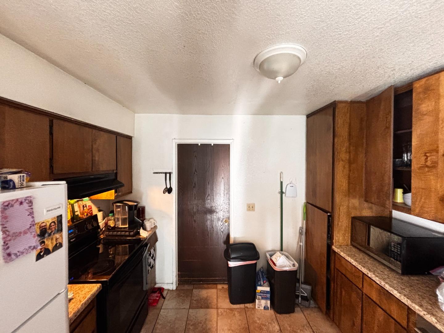 Detail Gallery Image 3 of 8 For 1752 Duffy Way, San Jose,  CA 95116 - 3 Beds | 2/1 Baths