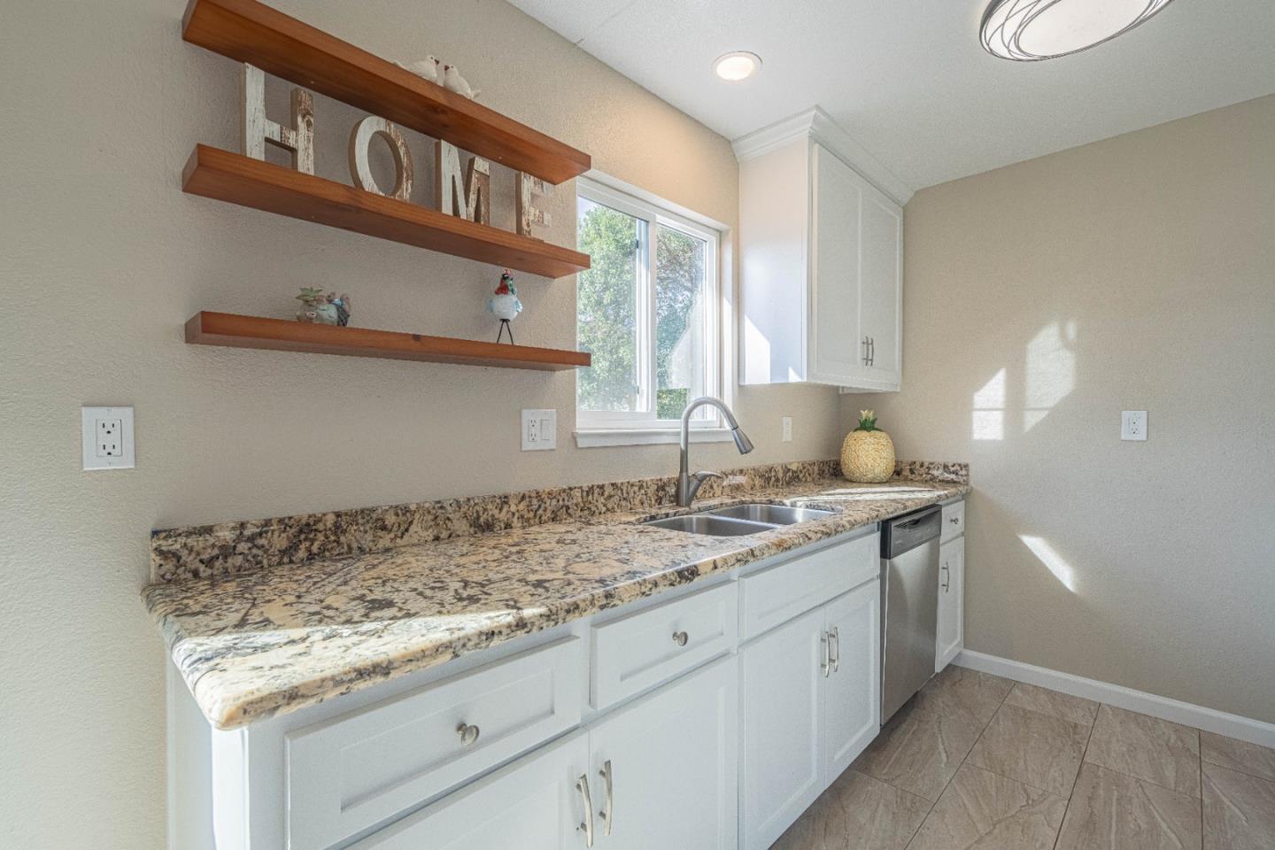 Detail Gallery Image 11 of 33 For 3256 Vista Del Camino Cir, Marina,  CA 93933 - 3 Beds | 1 Baths