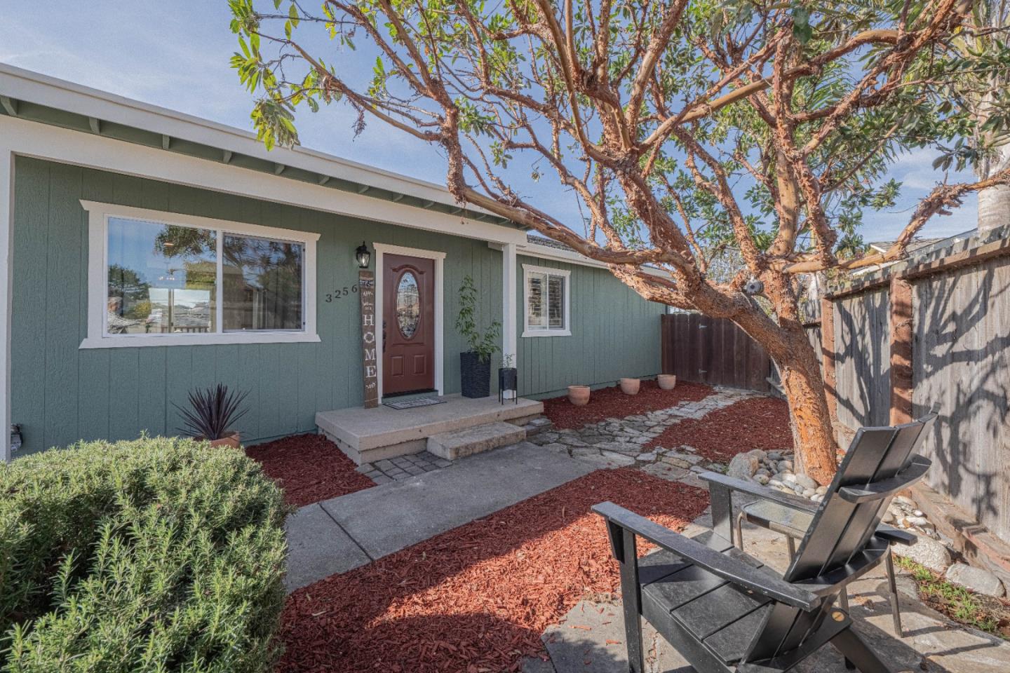 Detail Gallery Image 2 of 33 For 3256 Vista Del Camino Cir, Marina,  CA 93933 - 3 Beds | 1 Baths