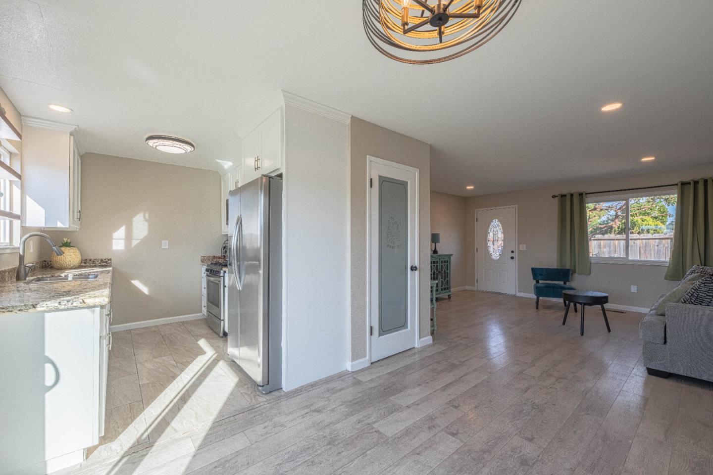 Detail Gallery Image 9 of 33 For 3256 Vista Del Camino Cir, Marina,  CA 93933 - 3 Beds | 1 Baths
