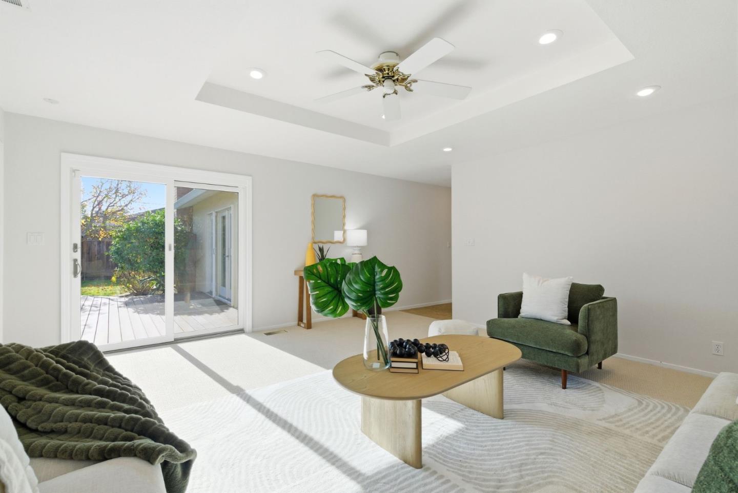 Detail Gallery Image 12 of 38 For 1747 Walnut Dr, Mountain View,  CA 94040 - 4 Beds | 3 Baths