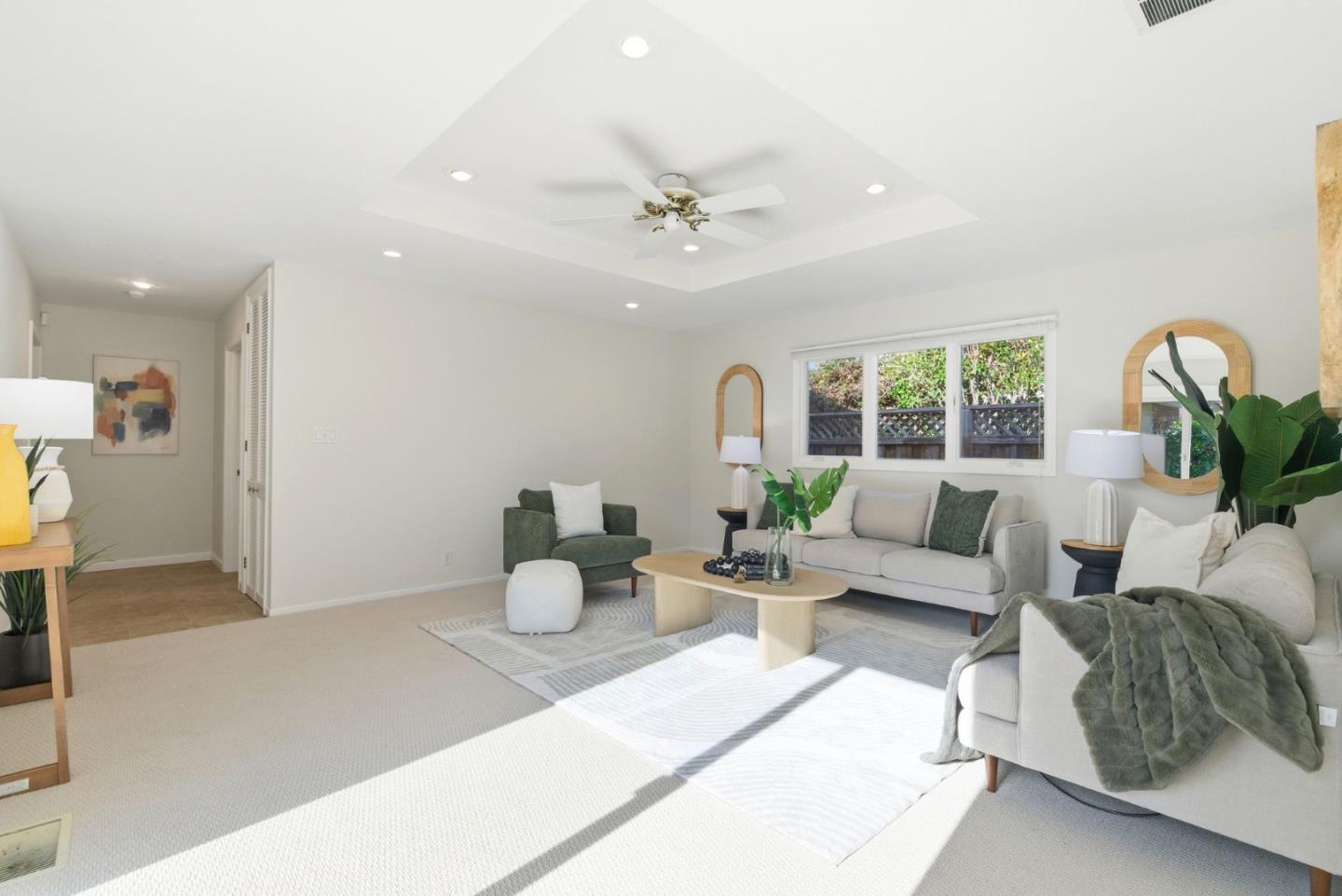 Detail Gallery Image 13 of 38 For 1747 Walnut Dr, Mountain View,  CA 94040 - 4 Beds | 3 Baths