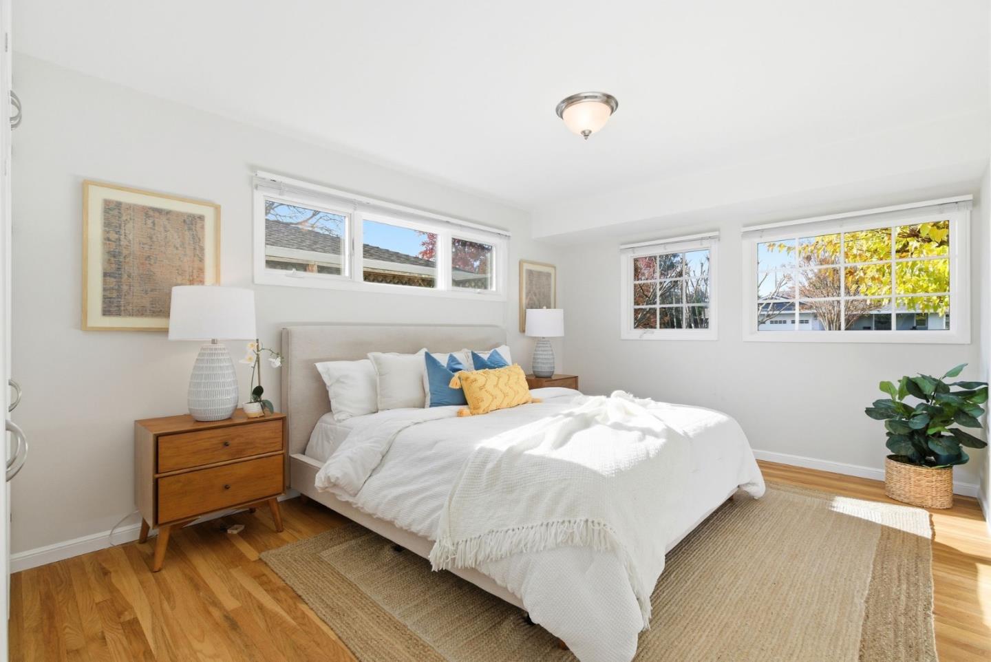 Detail Gallery Image 23 of 38 For 1747 Walnut Dr, Mountain View,  CA 94040 - 4 Beds | 3 Baths