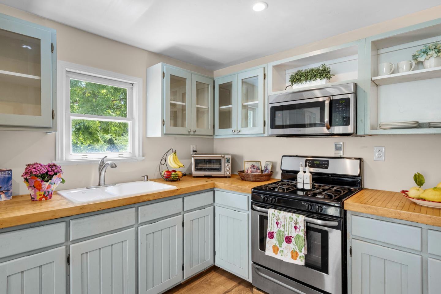 Detail Gallery Image 6 of 24 For 23785 Mckean Rd, San Jose,  CA 95141 - 1 Beds | 1 Baths