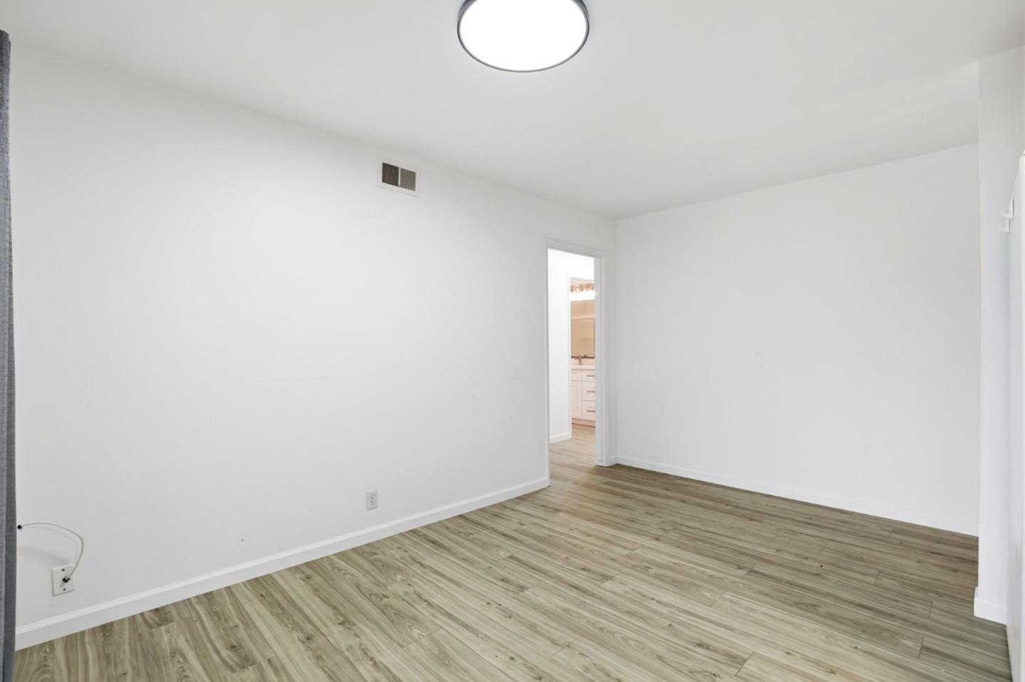 Detail Gallery Image 10 of 24 For 20161 Cherry Ln, Saratoga,  CA 95070 - 3 Beds | 2 Baths