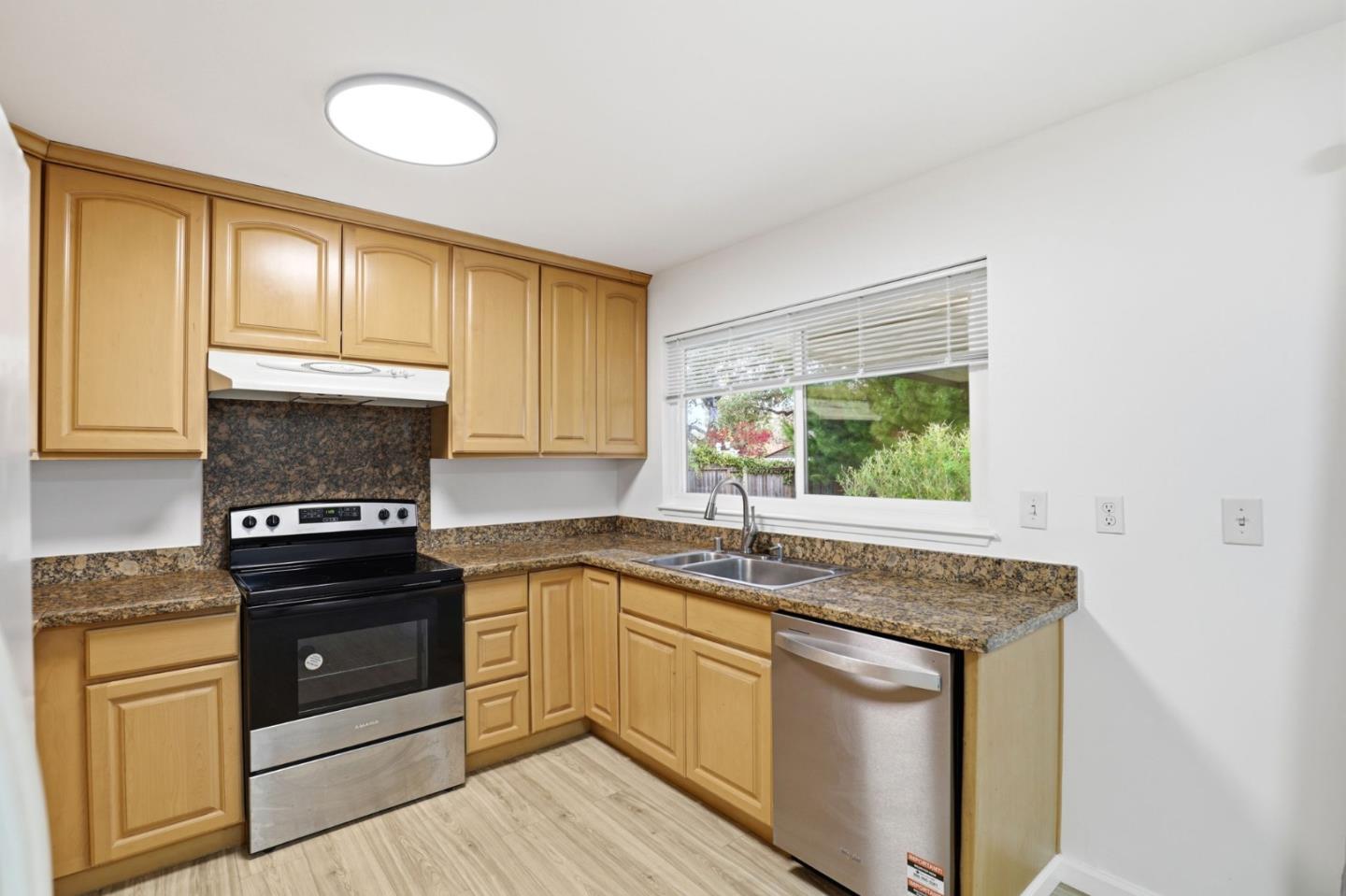 Detail Gallery Image 12 of 24 For 20161 Cherry Ln, Saratoga,  CA 95070 - 3 Beds | 2 Baths