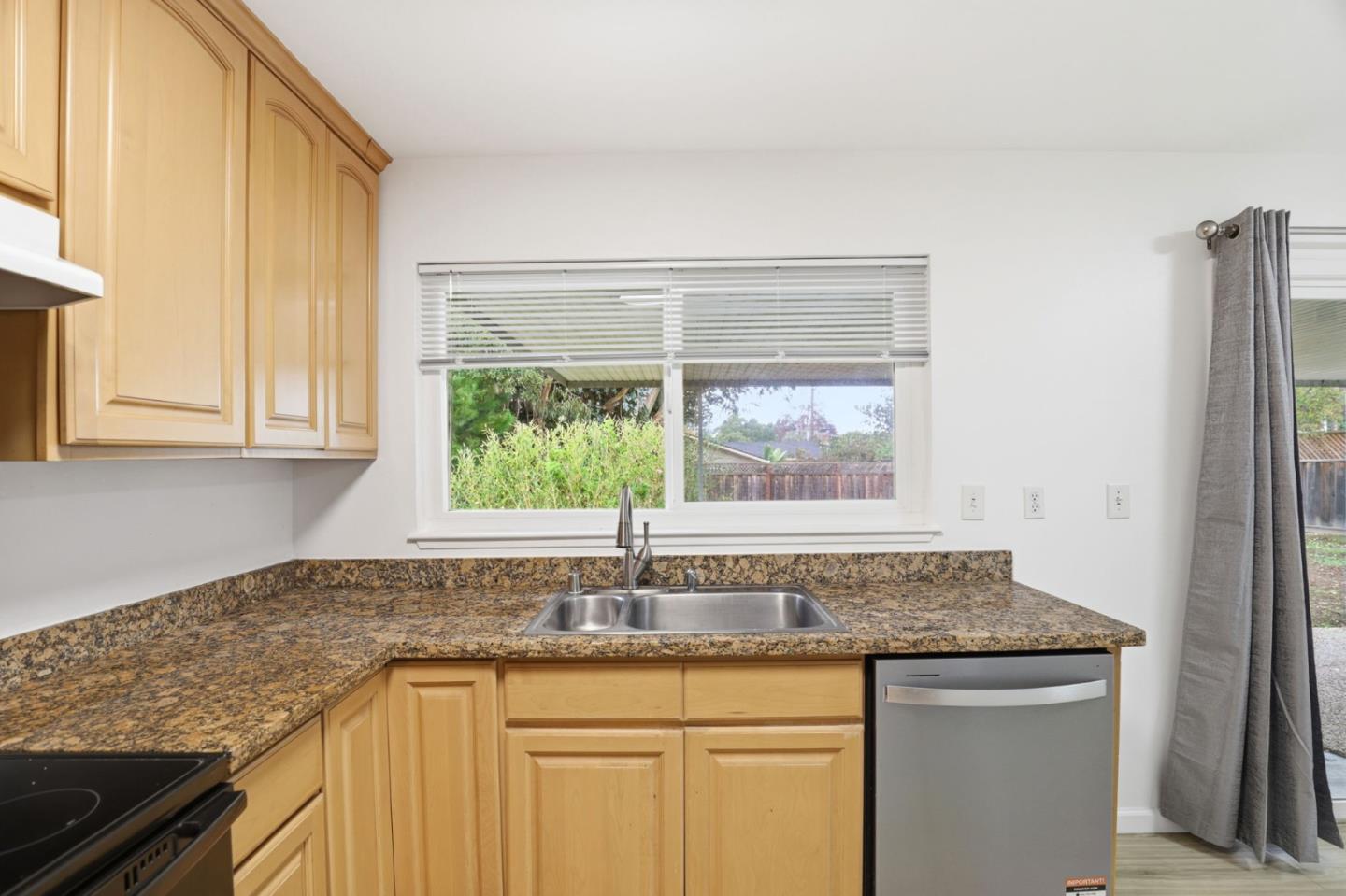 Detail Gallery Image 13 of 24 For 20161 Cherry Ln, Saratoga,  CA 95070 - 3 Beds | 2 Baths