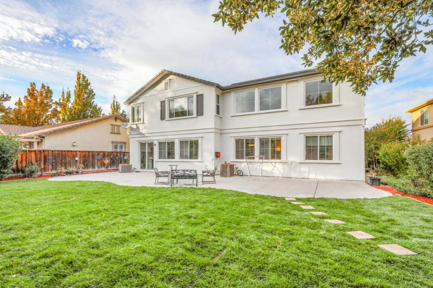 Detail Gallery Image 3 of 61 For 310 Ashlee Ave, Tracy,  CA 95391 - 4 Beds | 3/1 Baths