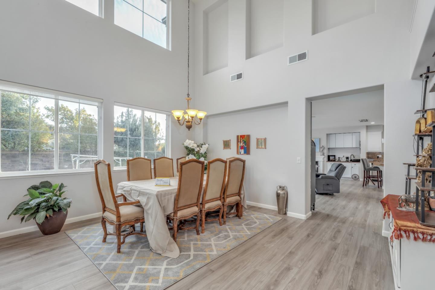 Detail Gallery Image 7 of 61 For 310 Ashlee Ave, Tracy,  CA 95391 - 4 Beds | 3/1 Baths