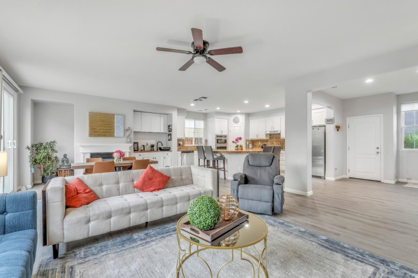 Detail Gallery Image 9 of 61 For 310 Ashlee Ave, Tracy,  CA 95391 - 4 Beds | 3/1 Baths