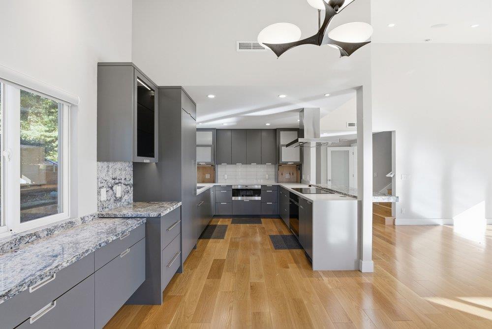 Detail Gallery Image 10 of 46 For 132 Pax Place Ct, Aptos,  CA 95003 - 3 Beds | 3 Baths