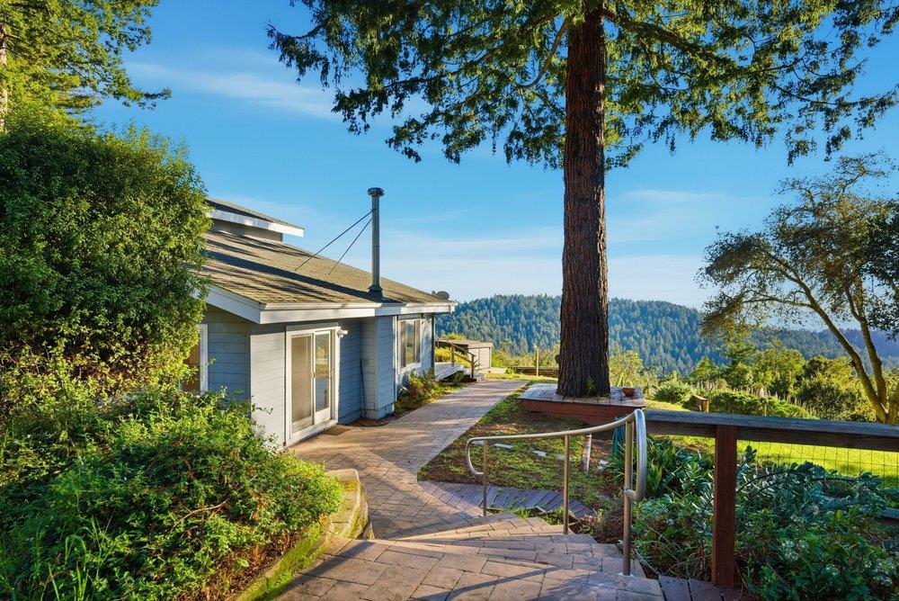 Detail Gallery Image 11 of 46 For 132 Pax Place Ct, Aptos,  CA 95003 - 3 Beds | 3 Baths