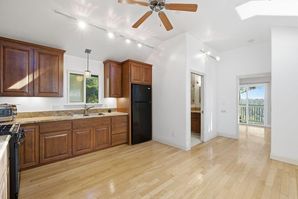 Detail Gallery Image 17 of 46 For 132 Pax Place Ct, Aptos,  CA 95003 - 3 Beds | 3 Baths