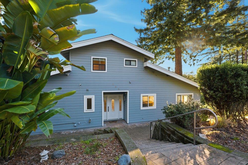 Detail Gallery Image 4 of 46 For 132 Pax Place Ct, Aptos,  CA 95003 - 3 Beds | 3 Baths