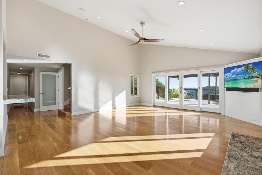 Detail Gallery Image 5 of 46 For 132 Pax Place Ct, Aptos,  CA 95003 - 3 Beds | 3 Baths