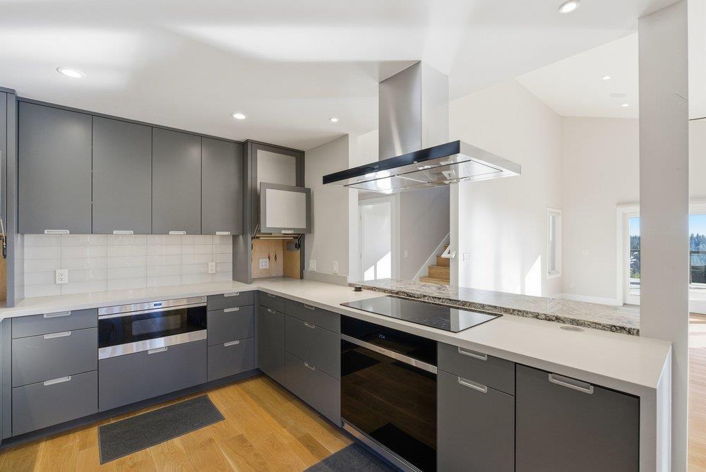 Detail Gallery Image 9 of 46 For 132 Pax Place Ct, Aptos,  CA 95003 - 3 Beds | 3 Baths