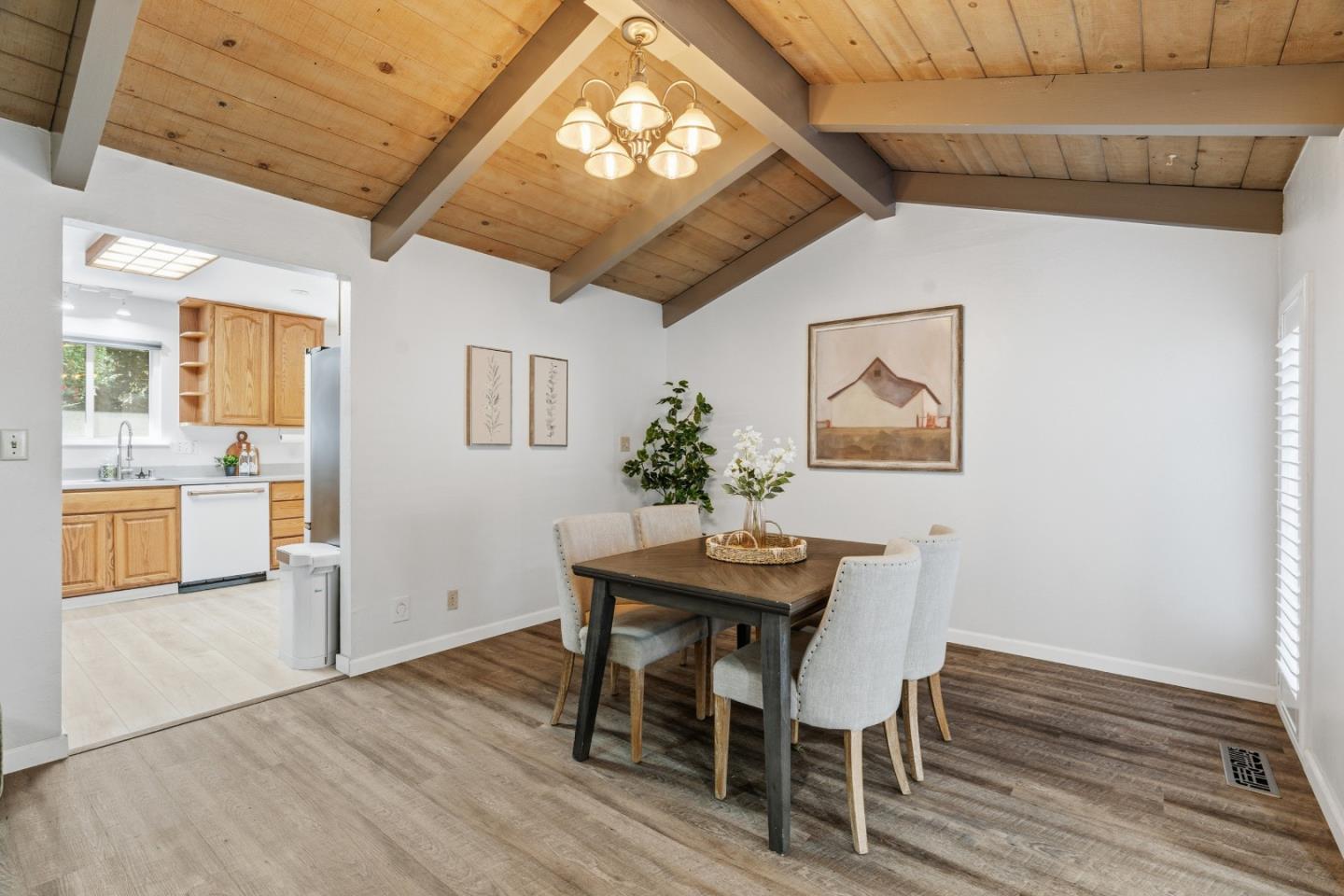 Detail Gallery Image 14 of 26 For 165 Orchard Dr, Boulder Creek,  CA 95006 - 3 Beds | 3 Baths