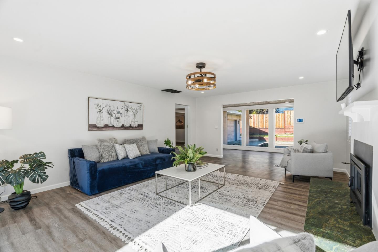 Detail Gallery Image 5 of 26 For 165 Orchard Dr, Boulder Creek,  CA 95006 - 3 Beds | 3 Baths