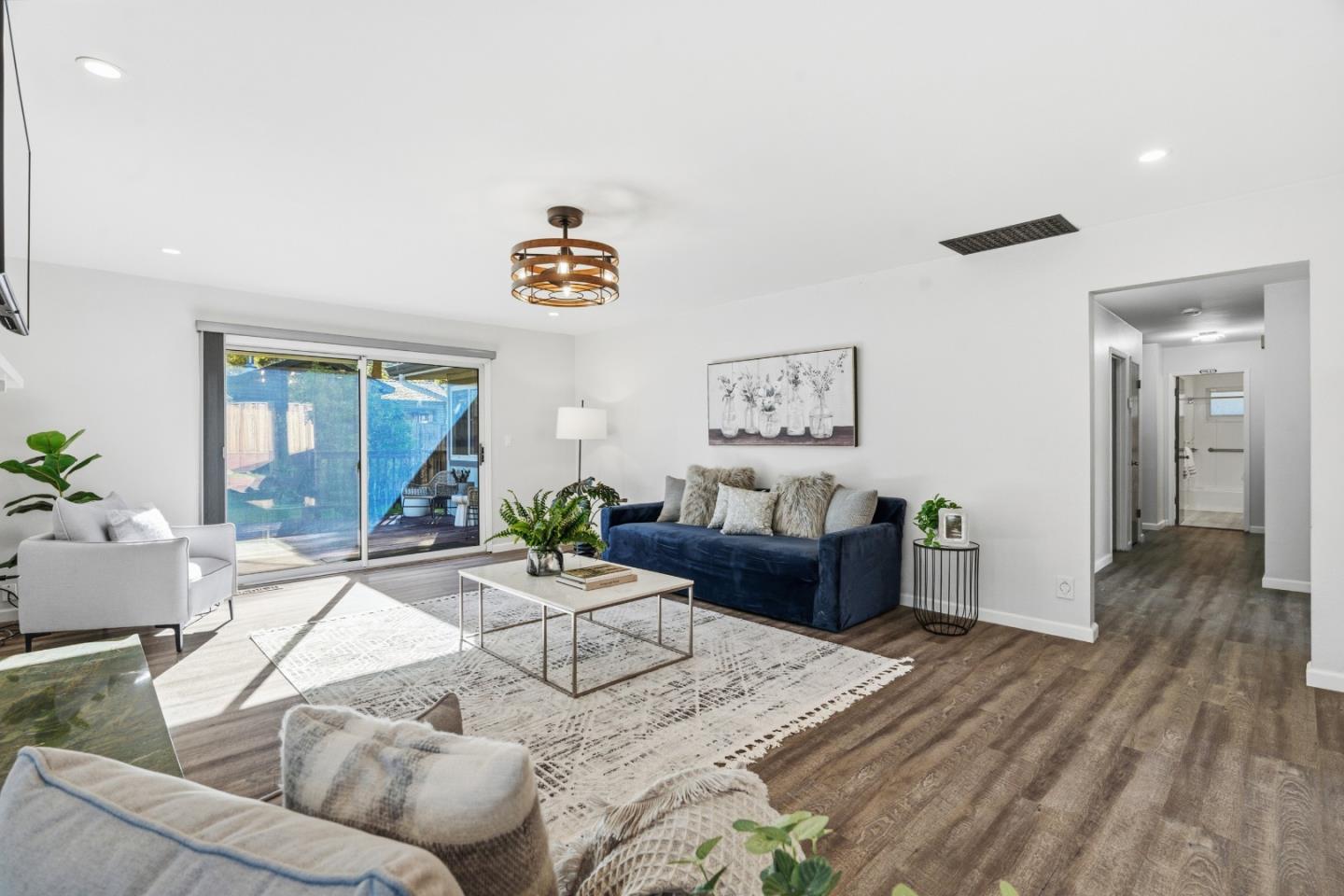 Detail Gallery Image 8 of 26 For 165 Orchard Dr, Boulder Creek,  CA 95006 - 3 Beds | 3 Baths