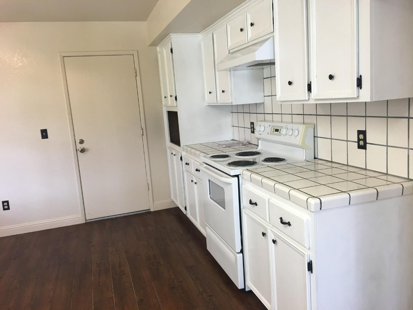 Detail Gallery Image 8 of 13 For 1274 Devonwood Dr, Merced,  CA 95348 - 3 Beds | 2 Baths