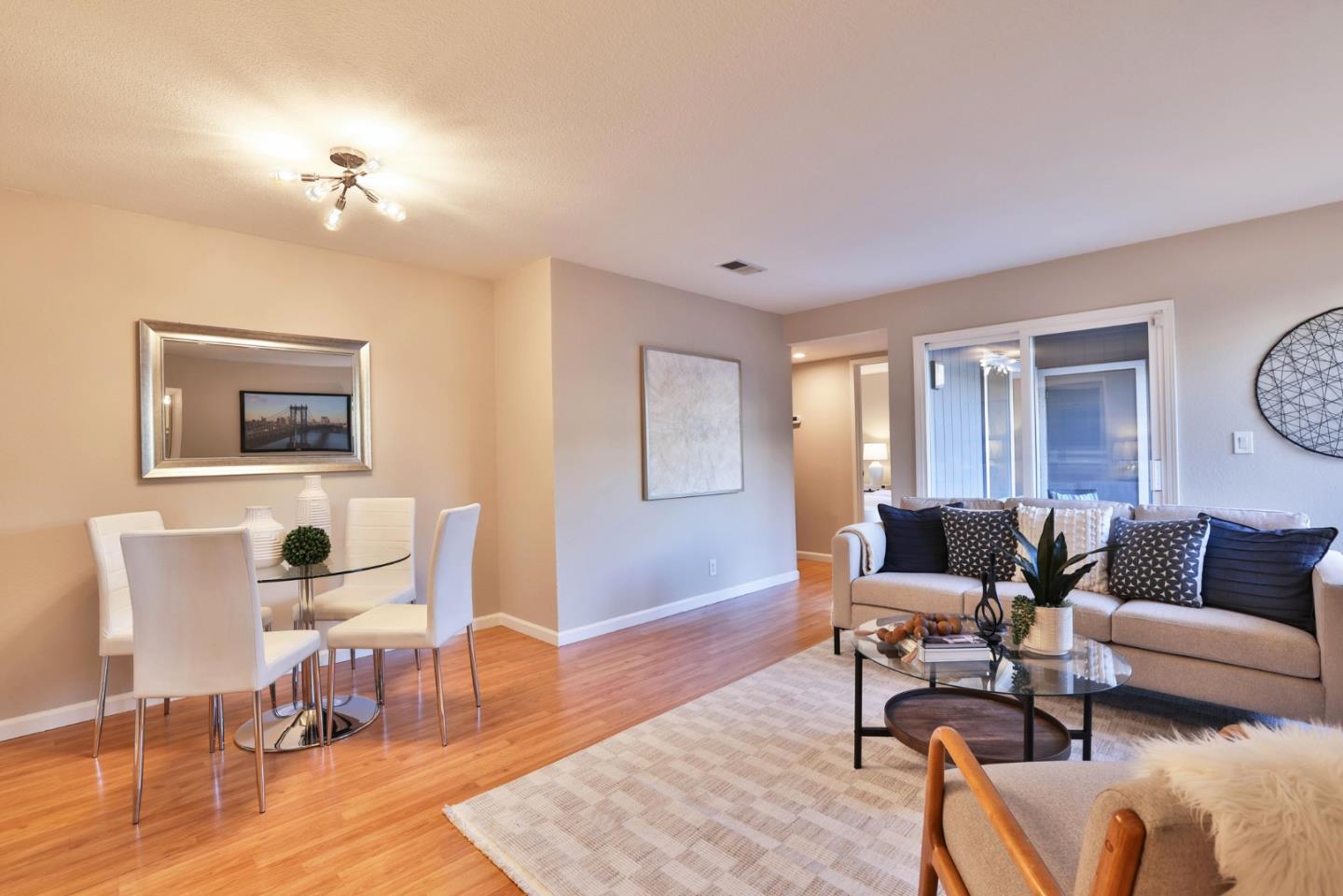 Detail Gallery Image 2 of 22 For 92 Rancho Dr #B,  San Jose,  CA 95111 - 2 Beds | 2 Baths