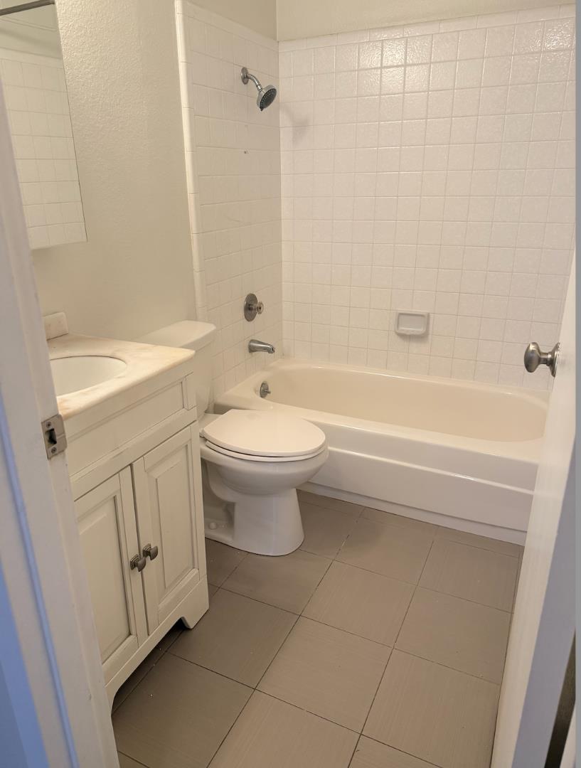 Detail Gallery Image 11 of 15 For 6226 Shelter Creek Ln, San Bruno,  CA 94066 - 2 Beds | 2 Baths