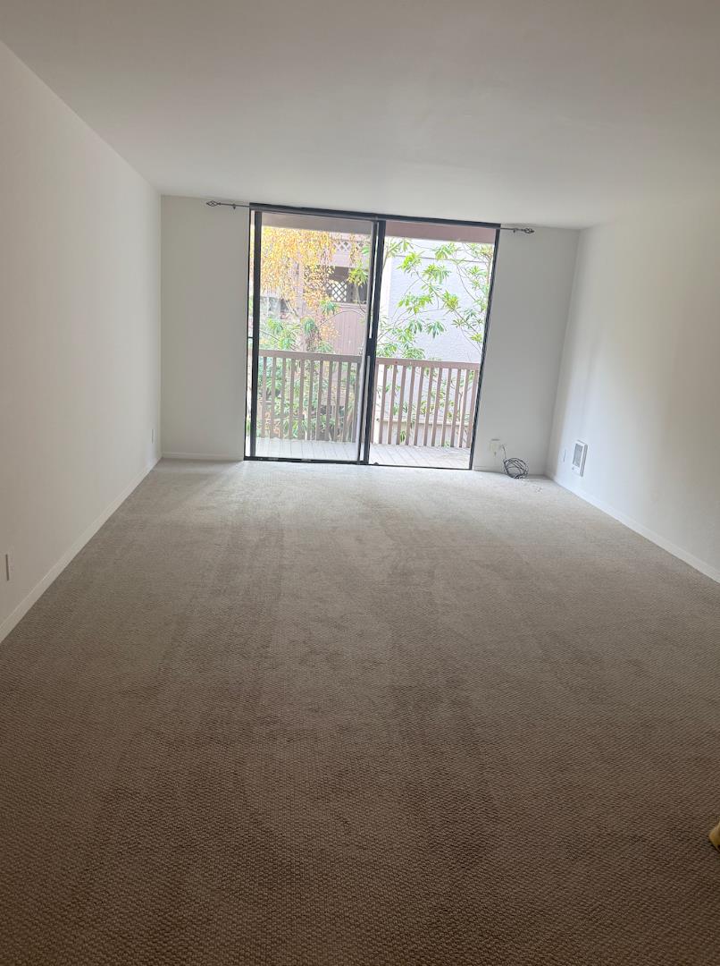 Detail Gallery Image 7 of 15 For 6226 Shelter Creek Ln, San Bruno,  CA 94066 - 2 Beds | 2 Baths