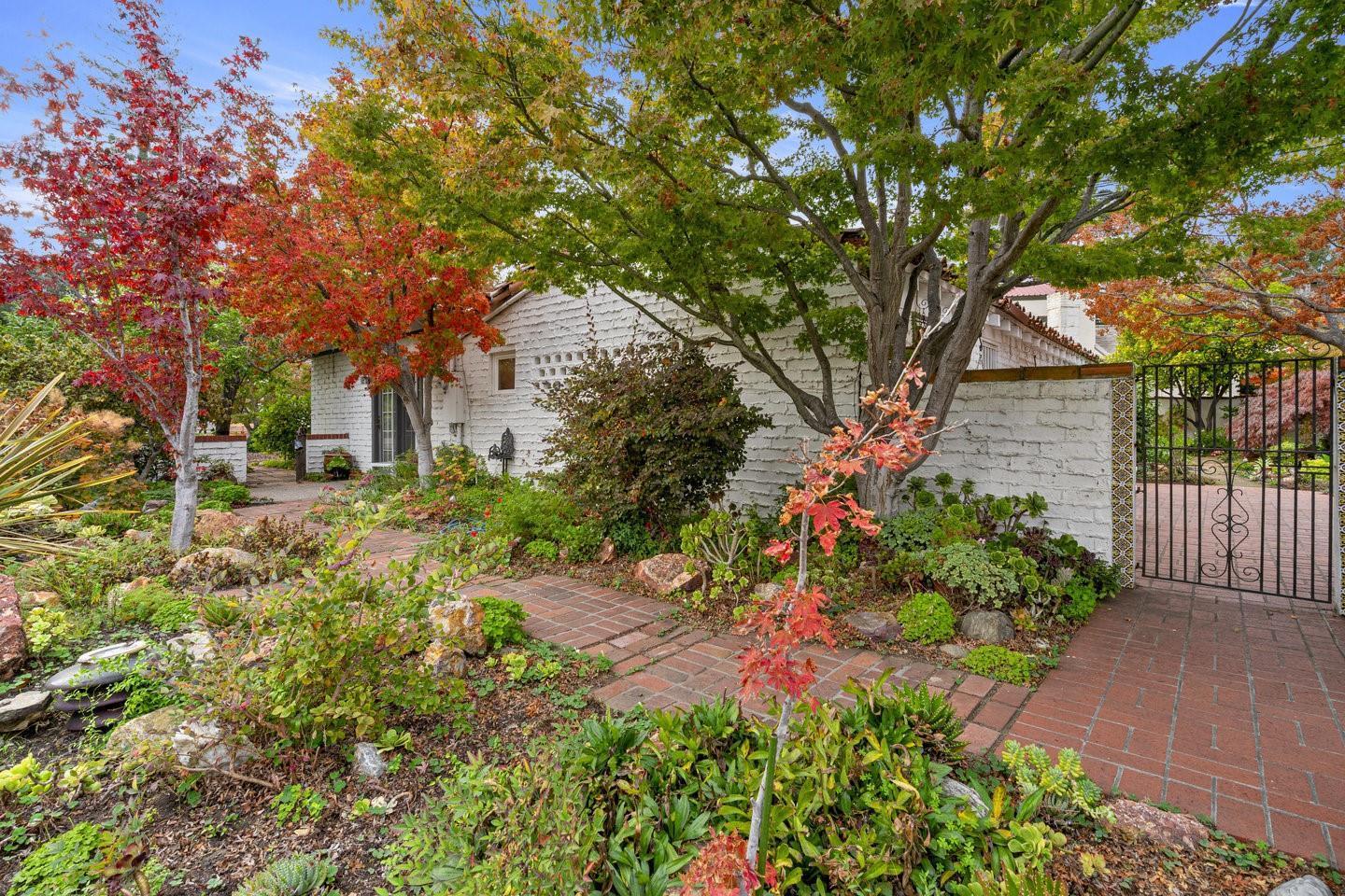 Detail Gallery Image 15 of 57 For 3691 Laguna Ave, Palo Alto,  CA 94306 - 3 Beds | 2 Baths