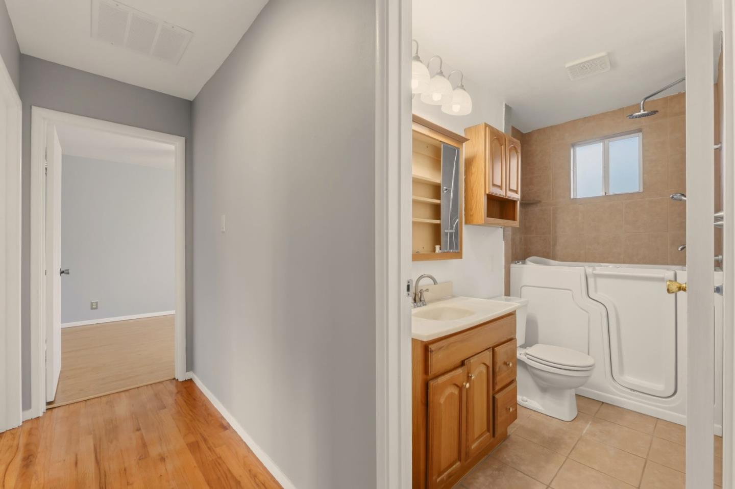 Detail Gallery Image 21 of 38 For 1170 Tyler St, Salinas,  CA 93906 - 3 Beds | 2 Baths